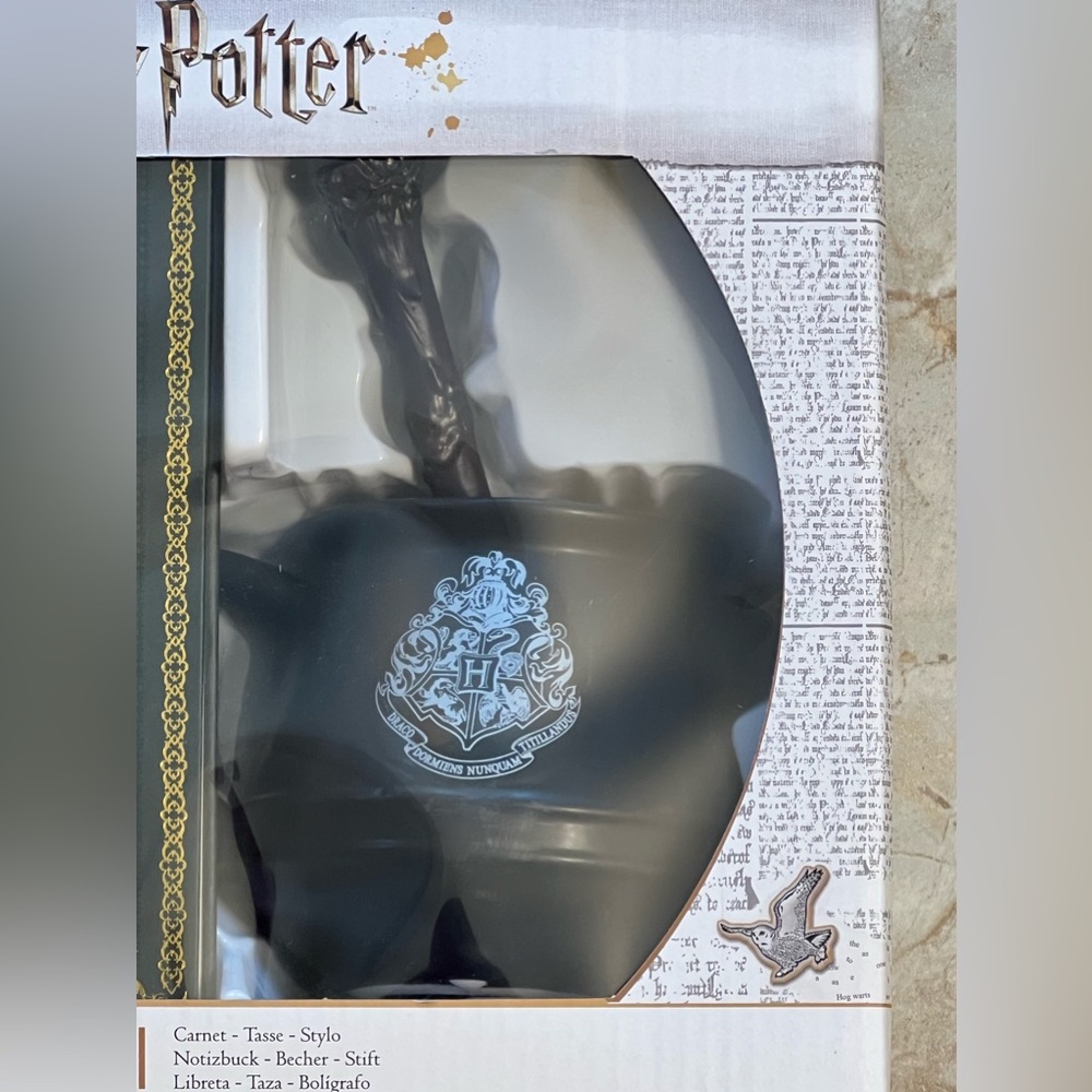 New In Box Harry Potter Gift Set. - Picture 6 of 6